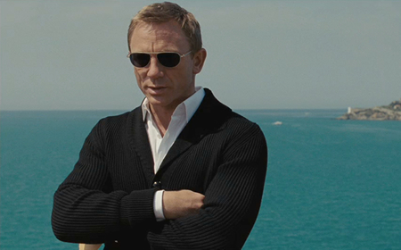 blog_00604_fashion_fix_of_the_week_james_bonds_cardigan_look_from_quantum_of_solace.jpg